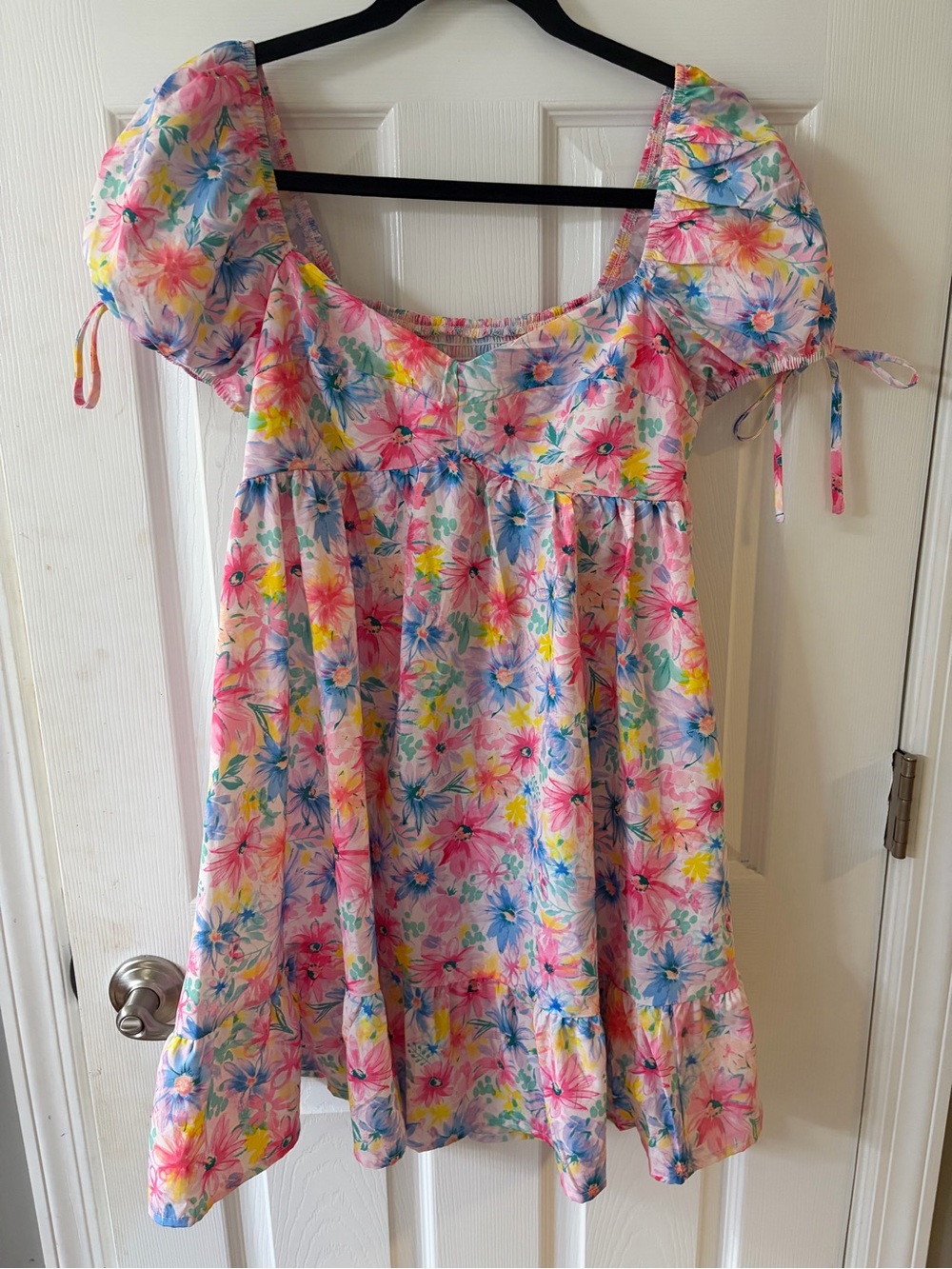 6 SHEIN/AMAZON DRESSES, ALL COME TOGETHER FOR ONE PRICE. ALL SIZE MEDIUM/SMALL